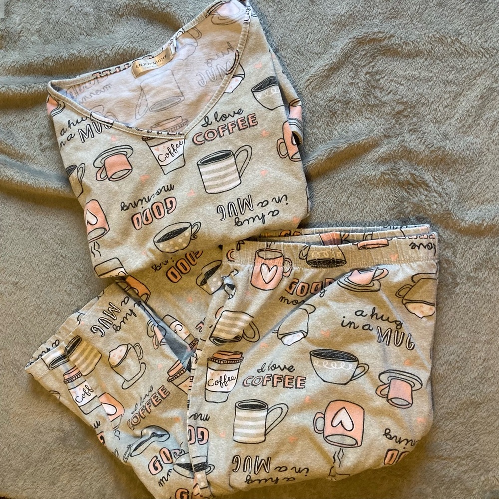 Enjoy Night Coffee Print Pajama Set in Dove Grey, Pink, and White‎ | Capri Pants - Picture 3 of 15